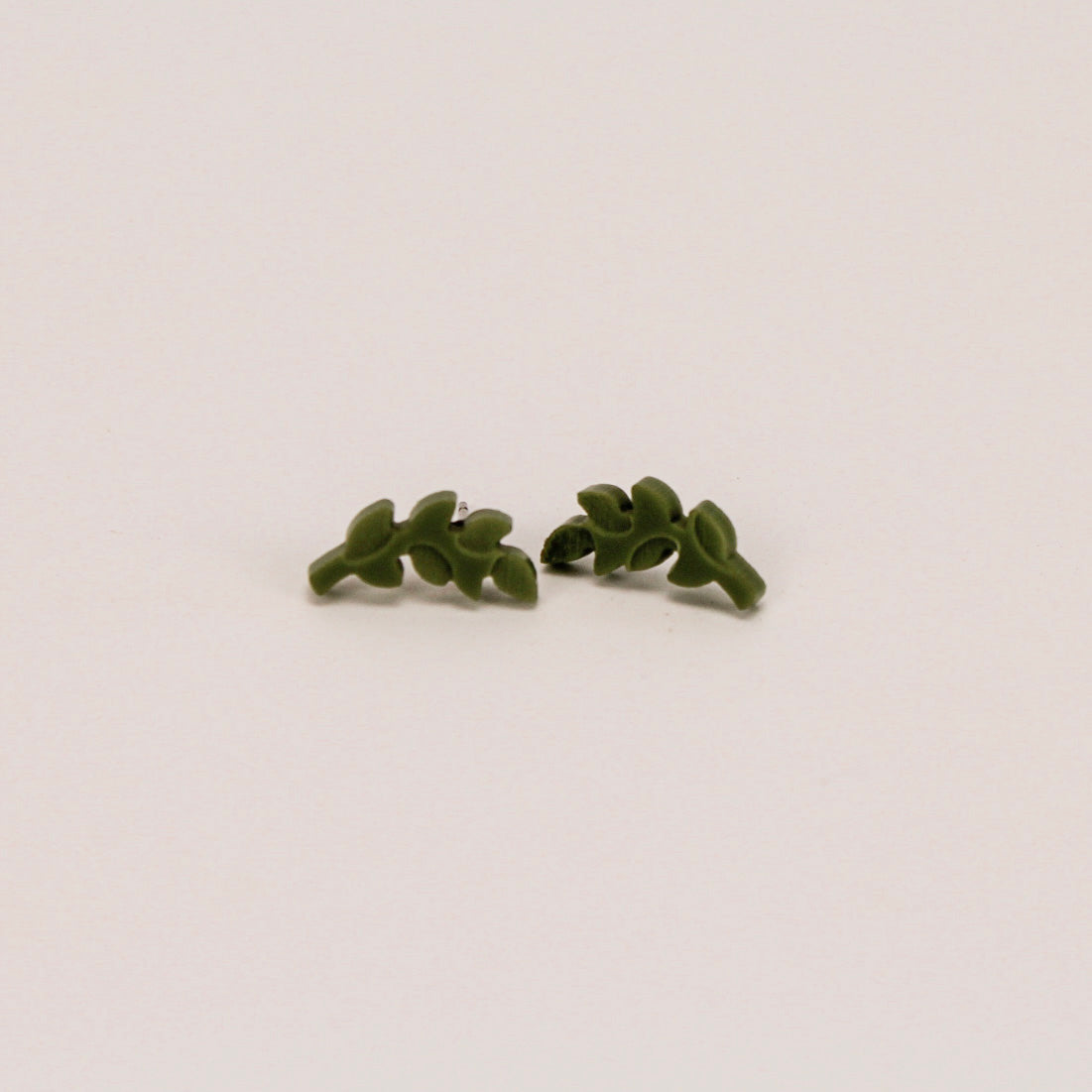 Vine - Acrylic Studs